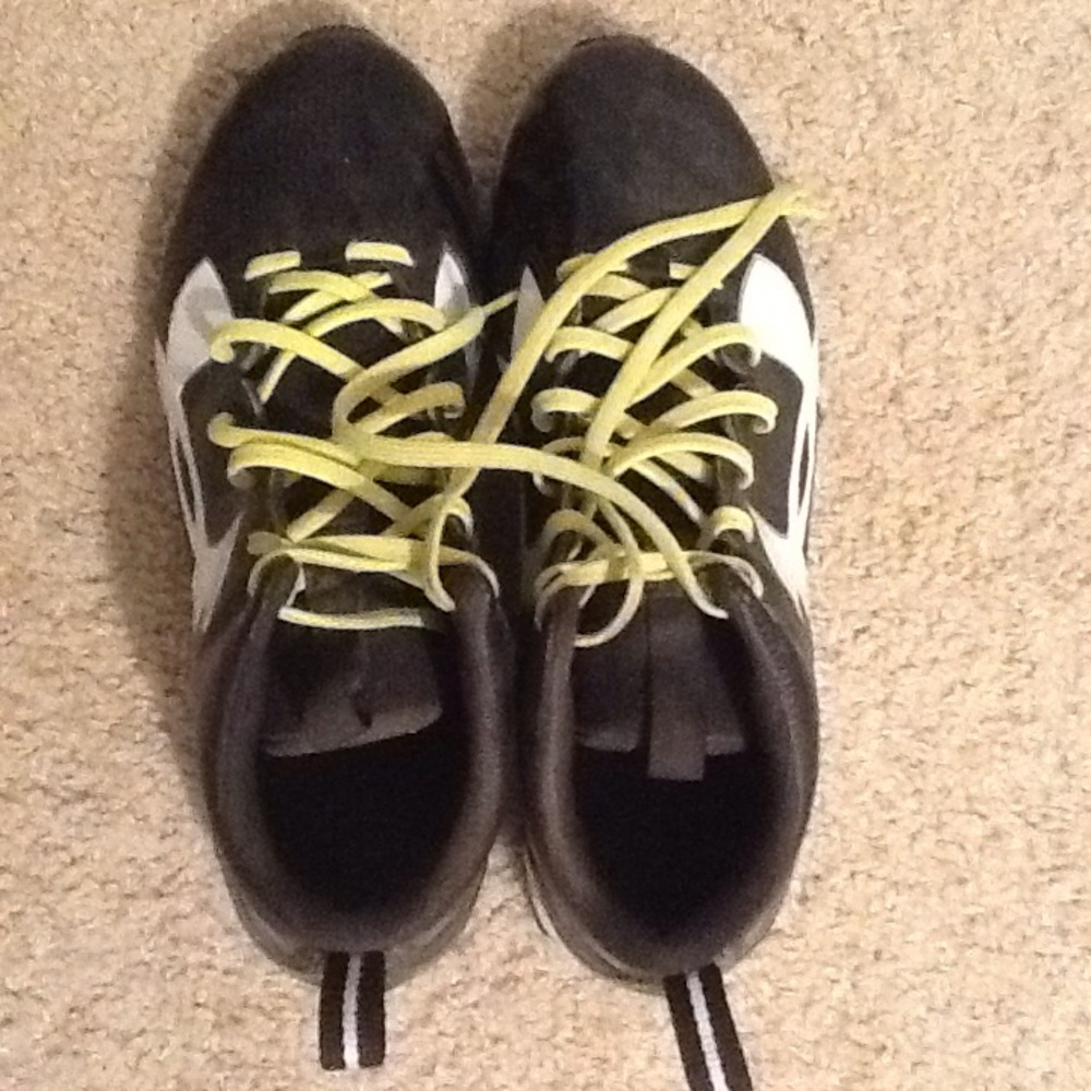 I am selling black and white under armor cleats.